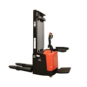 BPLW 2000 45 RAKUDA, Самоходный электрический штабелер, нагрузка 2000 кг., высота подъема 4500 мм, с платформой для оператора, АКБ 24в, зарядное устройство 24в/40а, контроллер Curtis